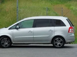 Silber Gebraucht 2013 Opel Zafira Family Van / Kleinbus | 4.500 € (Fairer Preis)