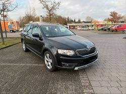 Schwarz Gebraucht 2015 Skoda Octavia Scout 4x4 Kombi | 8.490 € (Superpreis)