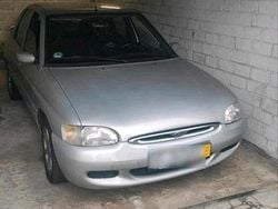 Silber Gebraucht 1997 Ford Escort Ghia Limousine | 1.000 € (Guter Preis)