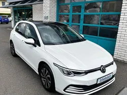 Weiß Gebraucht 2020 VW Golf VIII Life Limousine | 19.950 € (Teuer)