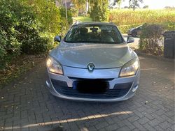 Silber Gebraucht 2012 Renault Mégane GrandTour Kombi | 2.500 € (Fairer Preis)