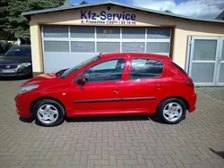 Farbe rot aden/flach standard Gebraucht 2010 Peugeot 206 Basis Kleinwagen | 2.690 € (Etwas zu teuer)