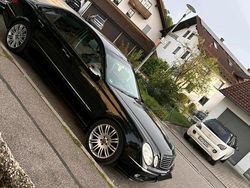 Schwarz Gebraucht 2002 Mercedes E240 Limousine | 4.000 € (Etwas zu teuer)