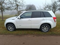 Weiß Gebraucht 2011 Suzuki Grand Vitara SUV | 4.500 € (Superpreis)