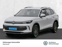 Oryxweiß perlmutteffekt Gebraucht 2024 VW Tiguan Life SUV | 37.450 € (Fairer Preis)