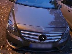 Grau Gebraucht 2012 Mercedes B180 Van / Kleinbus | 6.800 €