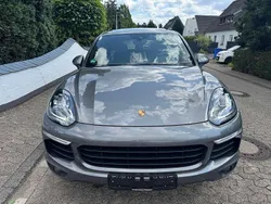 Meteorgrau Gebraucht 2015 Porsche Cayenne S Chrono SUV | 31.900 € (Teuer)