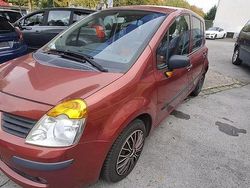 Rot Gebraucht 2005 Renault Modus Van / Kleinbus | 1.990 € (Fairer Preis)