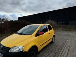 Gelb Gebraucht 2005 VW Fox Kleinwagen | 1.050 € (Fairer Preis)