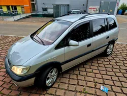 Silber Gebraucht 2002 Opel Zafira Basis Van / Kleinbus | 1.380 € (Fairer Preis)