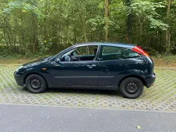 Blau Gebraucht 2004 Ford Focus Limousine | 950 € (Guter Preis)