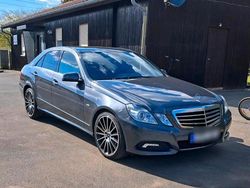 Grau Gebraucht 2009 Mercedes E220 Limousine | 14.000 € (Teuer)