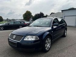 Blau Gebraucht 2002 VW Passat Kombi | 990 € (Superpreis)