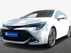 Weiß Gebraucht 2023 Toyota Corolla Team Limousine | 22.999 € (Superpreis)
