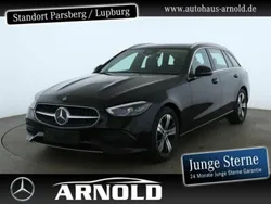 Obsidianschwarz (metallic) Gebraucht 2022 Mercedes C300 Avantgarde Kombi | 37.849 € (Superpreis)