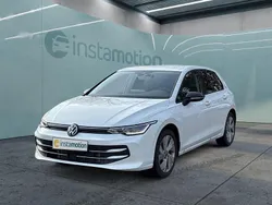 Weiß Gebraucht 2024 VW Golf VIII Kleinwagen | 22.399 € (Superpreis)