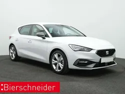 Weiss Gebraucht 2024 Seat Leon FR-Line Limousine | 25.250 € (Guter Preis)