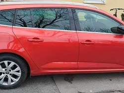 Rot Gebraucht 2018 Renault Mégane GrandTour LIMITED Kombi | 9.300 € (Fairer Preis)
