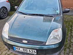 Grün Gebraucht 2004 Ford Fiesta Viva Limousine | 650 € (Guter Preis)