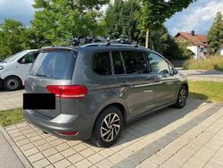 Grau Gebraucht 2018 VW Touran Join Van / Kleinbus | 18.700 € (Fairer Preis)