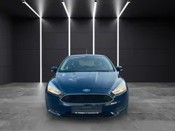 Blau Gebraucht 2015 Ford Focus Trend Limousine | 5.780 € (Guter Preis)
