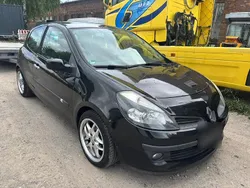 Schwarz Gebraucht 2005 Renault Clio II Kleinwagen | 650 € (Fairer Preis)