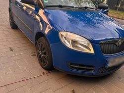 Blau Gebraucht 2009 Skoda Fabia Kleinwagen | 550 € (Superpreis)