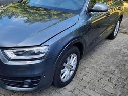 Grau Gebraucht 2013 Audi Q3 SUV | 15.999 € (Guter Preis)