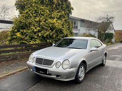 Grau Gebraucht 2002 Mercedes CLK230 Elegance Coupé | 1.979 € (Superpreis)