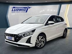 Weiß Gebraucht 2024 Hyundai i20 Trend Limousine | 18.990 € (Fairer Preis)