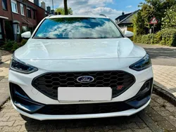 Weiß Gebraucht 2024 Ford Focus ST Kombi | 31.600 € (Superpreis)