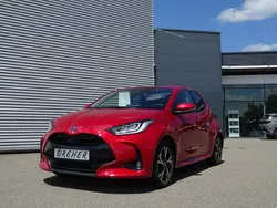 Emotional red Gebraucht 2024 Toyota Yaris Hybrid Style Kleinwagen | 22.890 € (Fairer Preis)