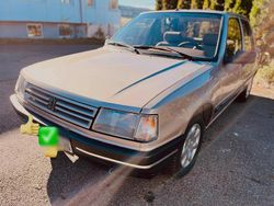 Beige Gebraucht 1989 Peugeot 309 Kleinwagen | 6.994 €