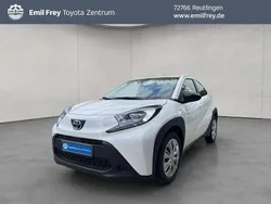 Schneeweiß Neu 2025 Toyota Aygo X-play Kleinwagen | 15.990 €