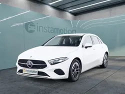 Weiß Gebraucht 2023 Mercedes A200 Progressive Limousine | 33.870 € (Teuer)