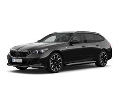 Saphirschwarz metallic Gebraucht 2025 BMW 540 Performance Kombi | 74.390 € (Fairer Preis)