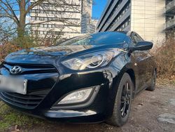 Schwarz Gebraucht 2014 Hyundai i30 Advantage Limousine | 5.750 € (Fairer Preis)