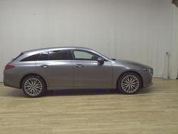 Grau Gebraucht 2021 Mercedes CLA180 Shooting Brake Progressive Kombi | 18.980 € (Guter Preis)