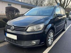 Deep black perleffekt Gebraucht 2014 VW Touran Highline Van / Kleinbus | 5.999 € (Superpreis)