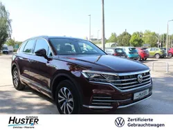 Malbec red metallic 6364 Gebraucht 2020 VW Touareg Elegance SUV | 48.950 € (Etwas zu teuer)