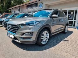 Grau Gebraucht 2018 Hyundai Tucson Premium SUV | 19.900 € (Fairer Preis)