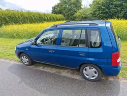 Blau Gebraucht 2001 Mazda Demio Kleinwagen | 2.500 €