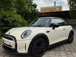 Weiß Gebraucht 2022 Mini Cooper Classic Kleinwagen | 19.100 € (Guter Preis)