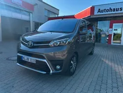 Grau Gebraucht 2019 Toyota Proace Verso Executive Kombi | 36.490 € (Etwas zu teuer)