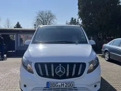 Weiß Gebraucht 2015 Mercedes Vito Van / Kleinbus | 28.000 €