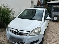 Weiß Gebraucht 2009 Opel Zafira Van / Kleinbus | 2.100 € (Guter Preis)