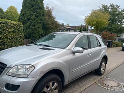 Grau Gebraucht 2005 Mercedes ML280 SUV | 6.500 € (Etwas zu teuer)