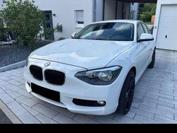Weiß Gebraucht 2011 BMW 118 Kleinwagen | 5.600 € (Fairer Preis)
