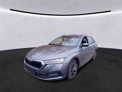 Graphitegrau metallic (metallic) Gebraucht 2022 Skoda Octavia Clever Limousine | 22.930 € (Guter Preis)