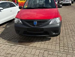 Rot Gebraucht 2009 Dacia Logan Ambiance Limousine | 2.900 € (Etwas zu teuer)